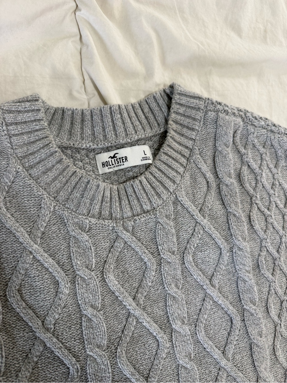 Hollister women’s Light Gray Cable Knit Crewneck Sweater